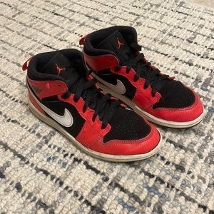 Boys Jordan Mids
